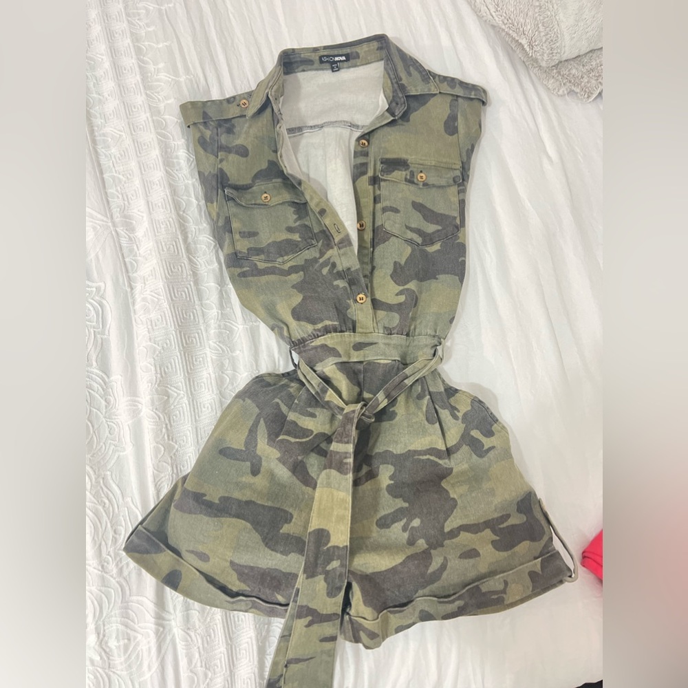 FASHION NOVA ROMPER